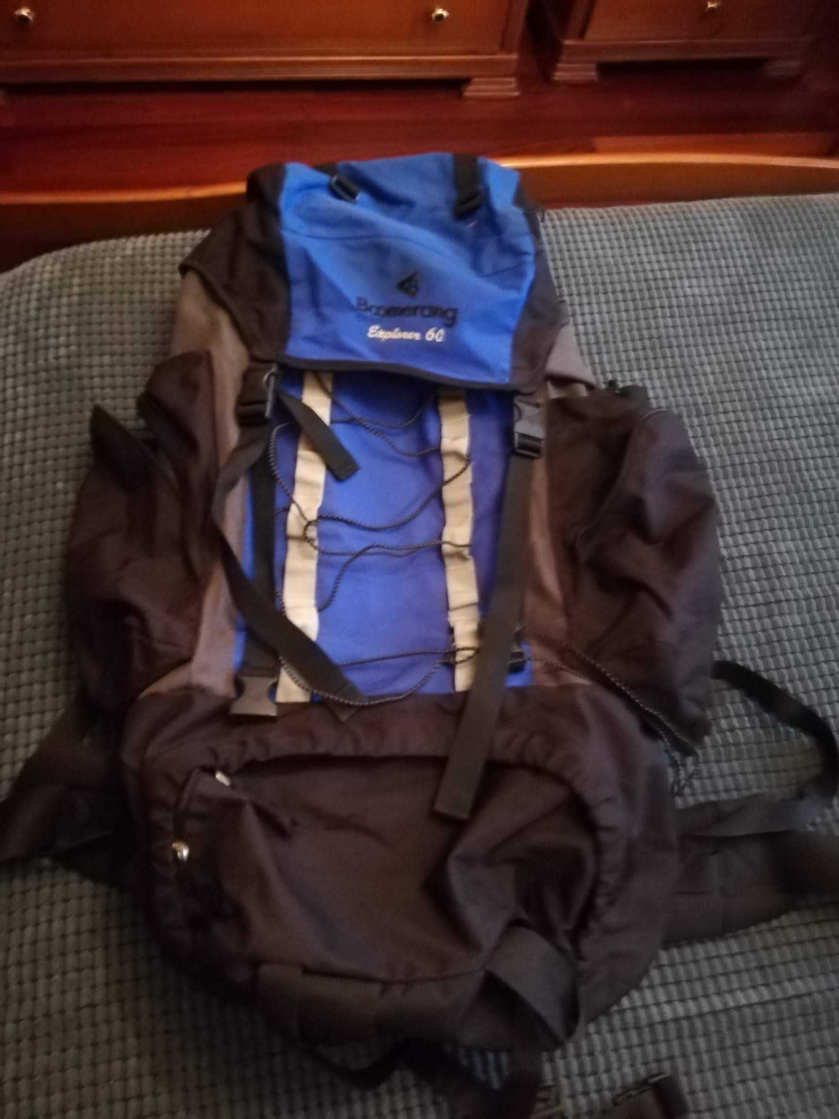 Mochila Boomerang quase sem uso.  Grande capacidade 60l.