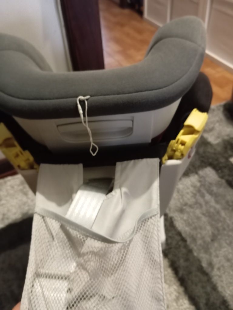 Cadeira auto grupo 1/2/3  com isofix
