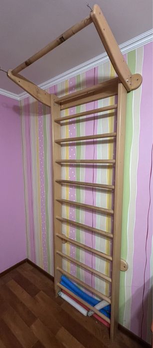 Шведская стенка с турником