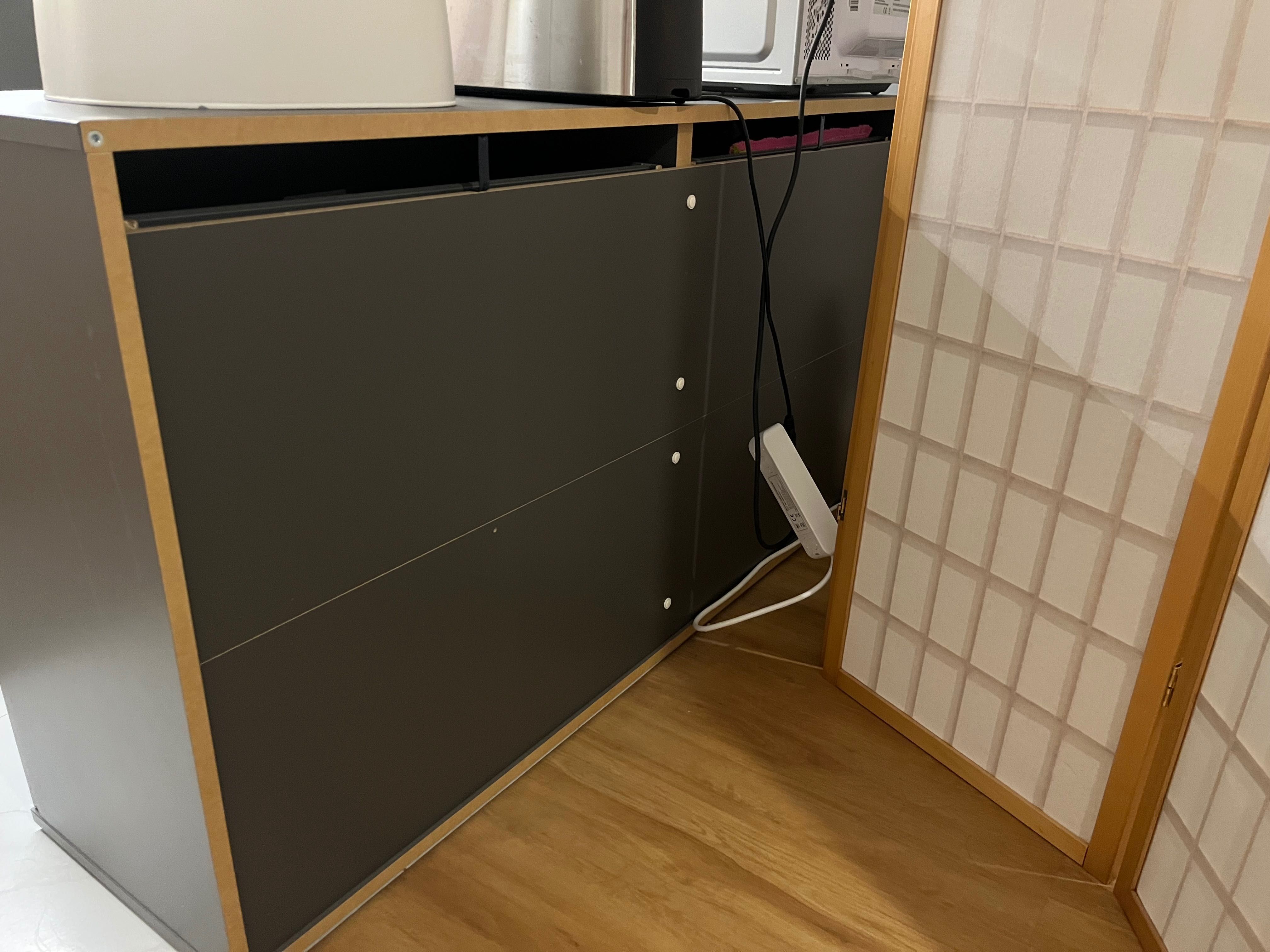 Aparador cinzento escuro Ikea