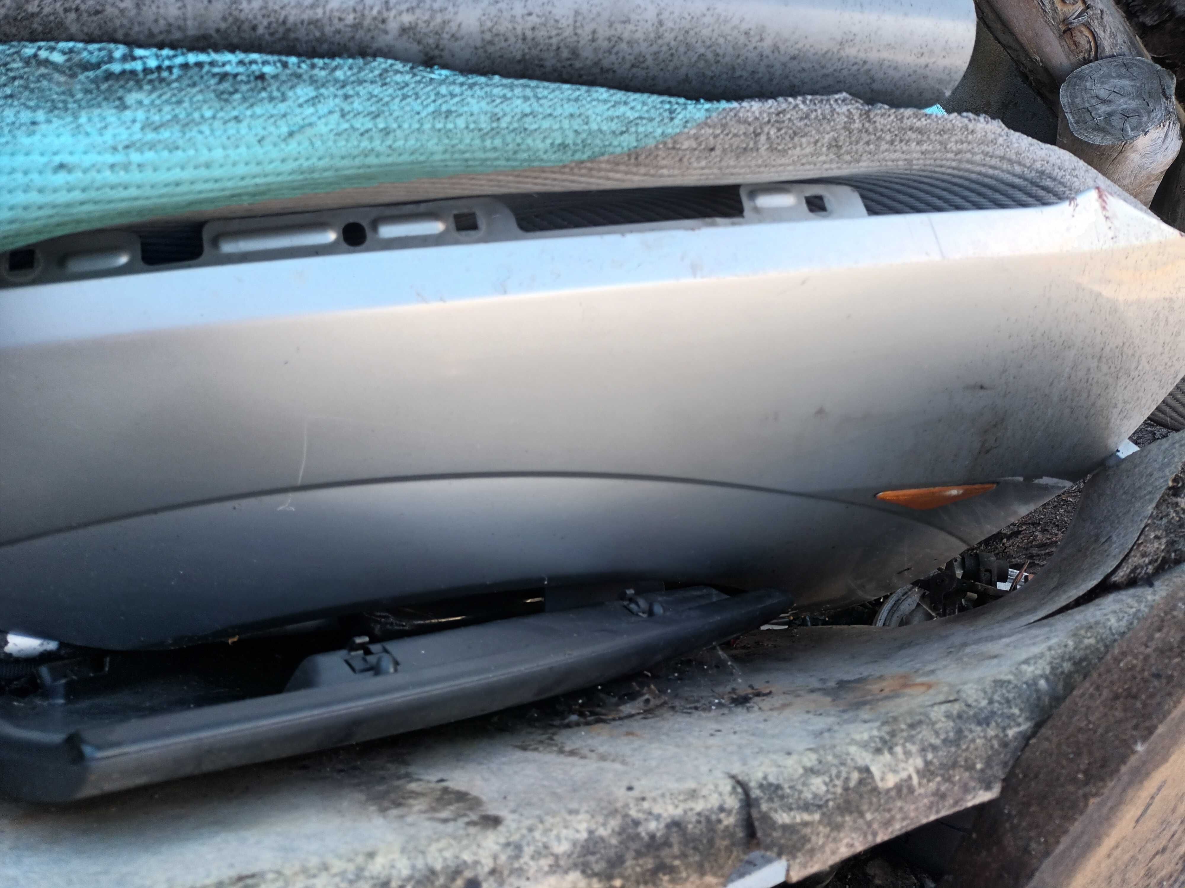 Guarda lamas cinza Ford focus
