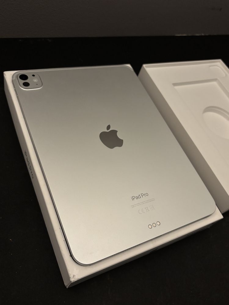 Tablet Apple iPad Pro M4 11" 2024 5 generacji 256 GB Wi-Fi Srebrny
