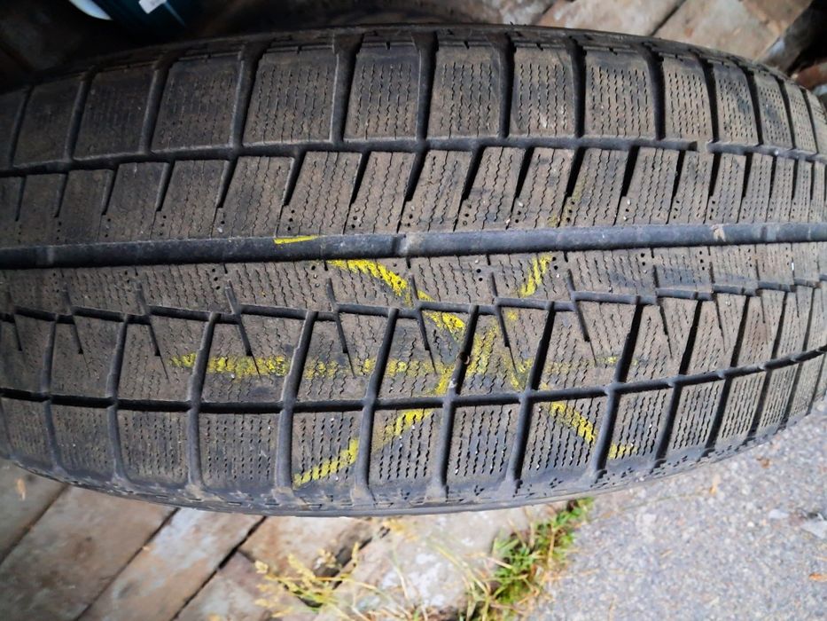 Bridgestone Blizzak REVO 215/60R16 95S