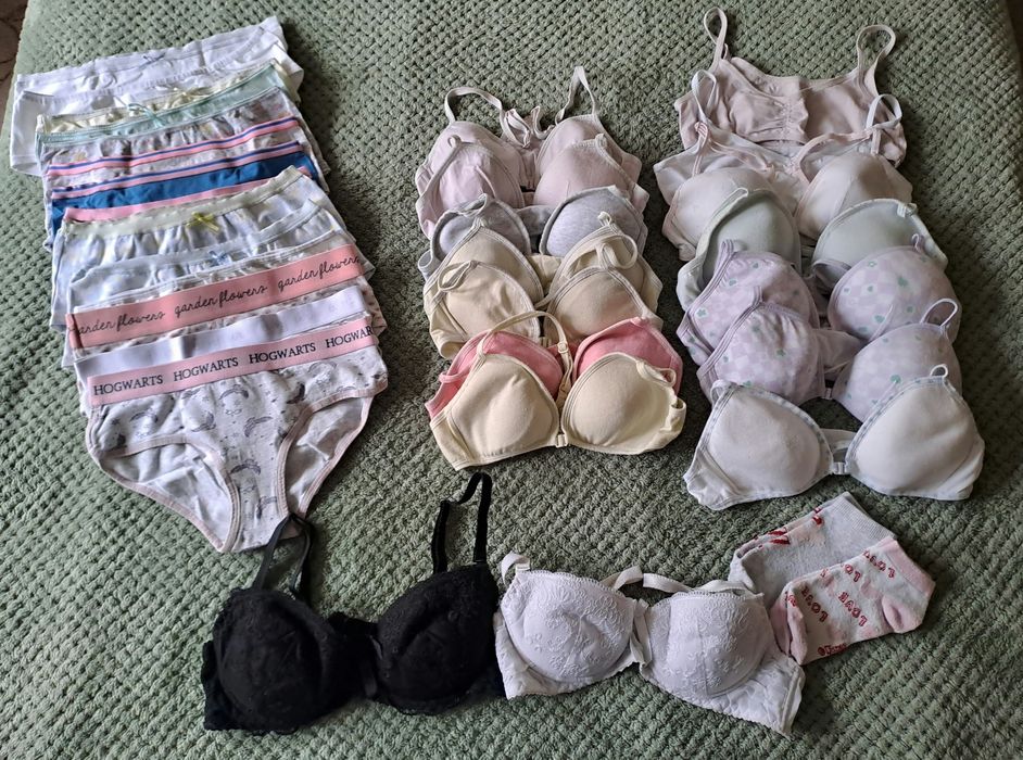 Staniki i majtki - zestaw bielizny dziewczęcej 28 szt