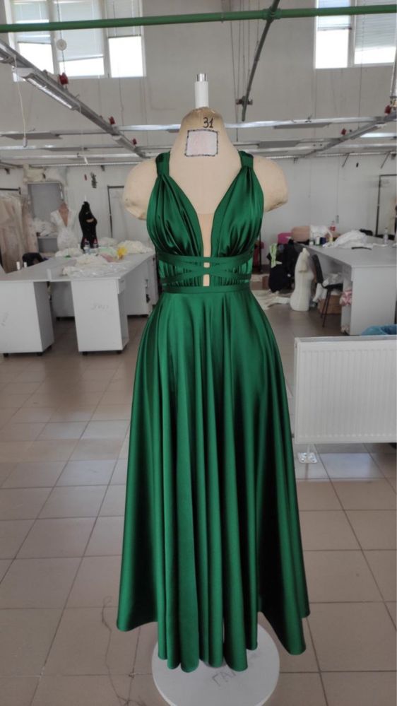 Випускне плаття зелене