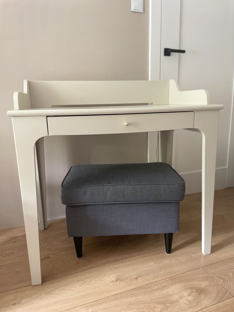 Biurko toaletka Lommarp IKEA
