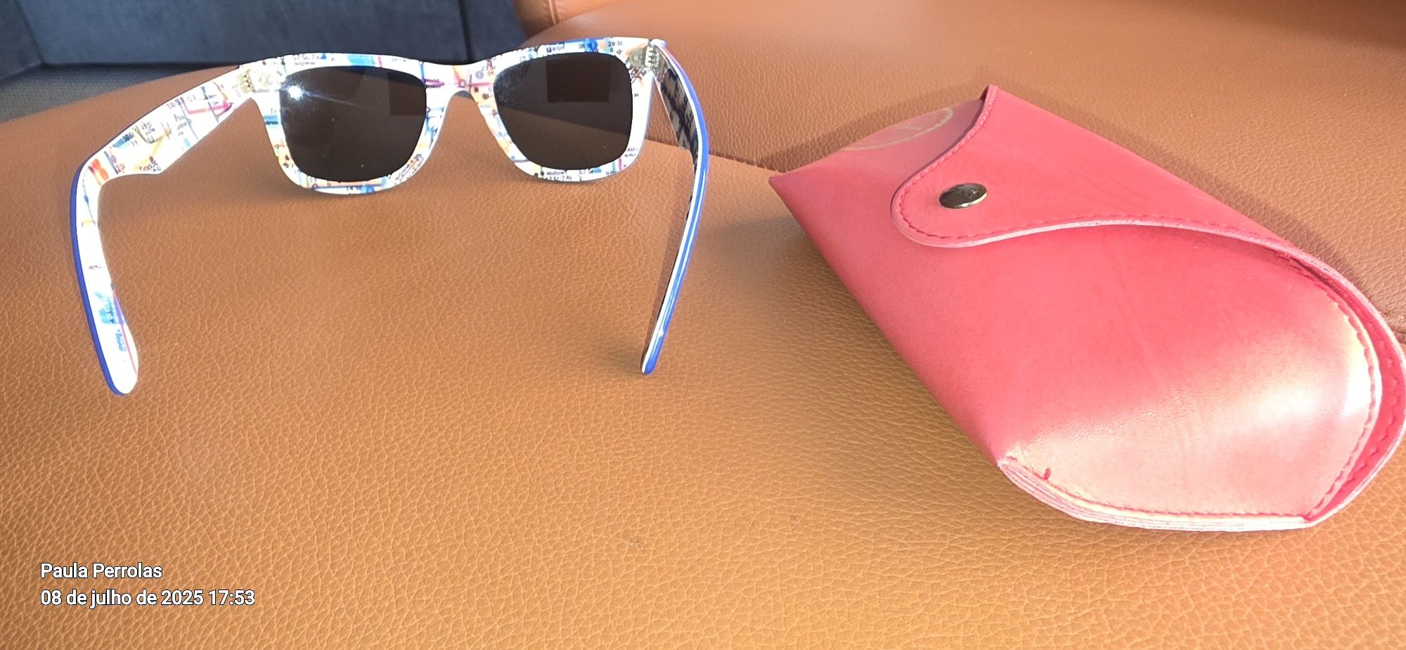 Óculos de senhora, como novos, com ótimas lentes.