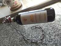 Łańcuchowy stojak na wino butelkę