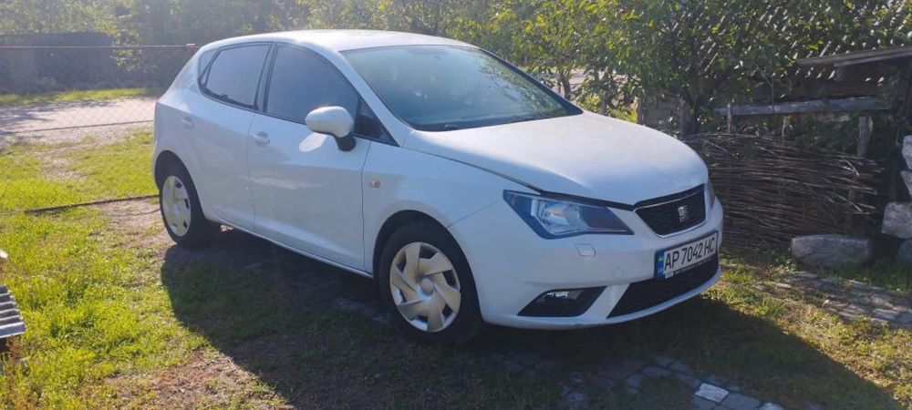 Seat ibiza (1,4 л )2014 год
