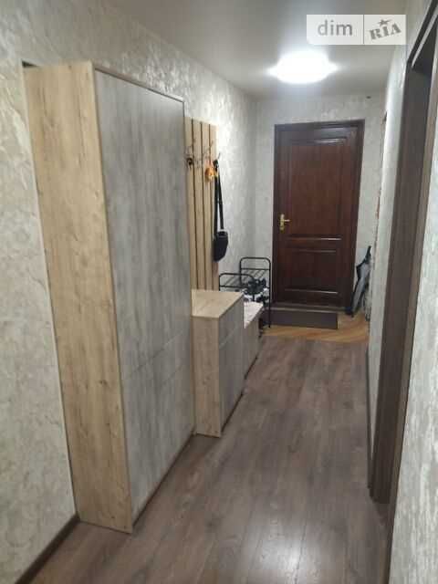 3к! квартира, Поділ, 5/10 пов, 73 м2, цегла, косметика, роздільні кімн