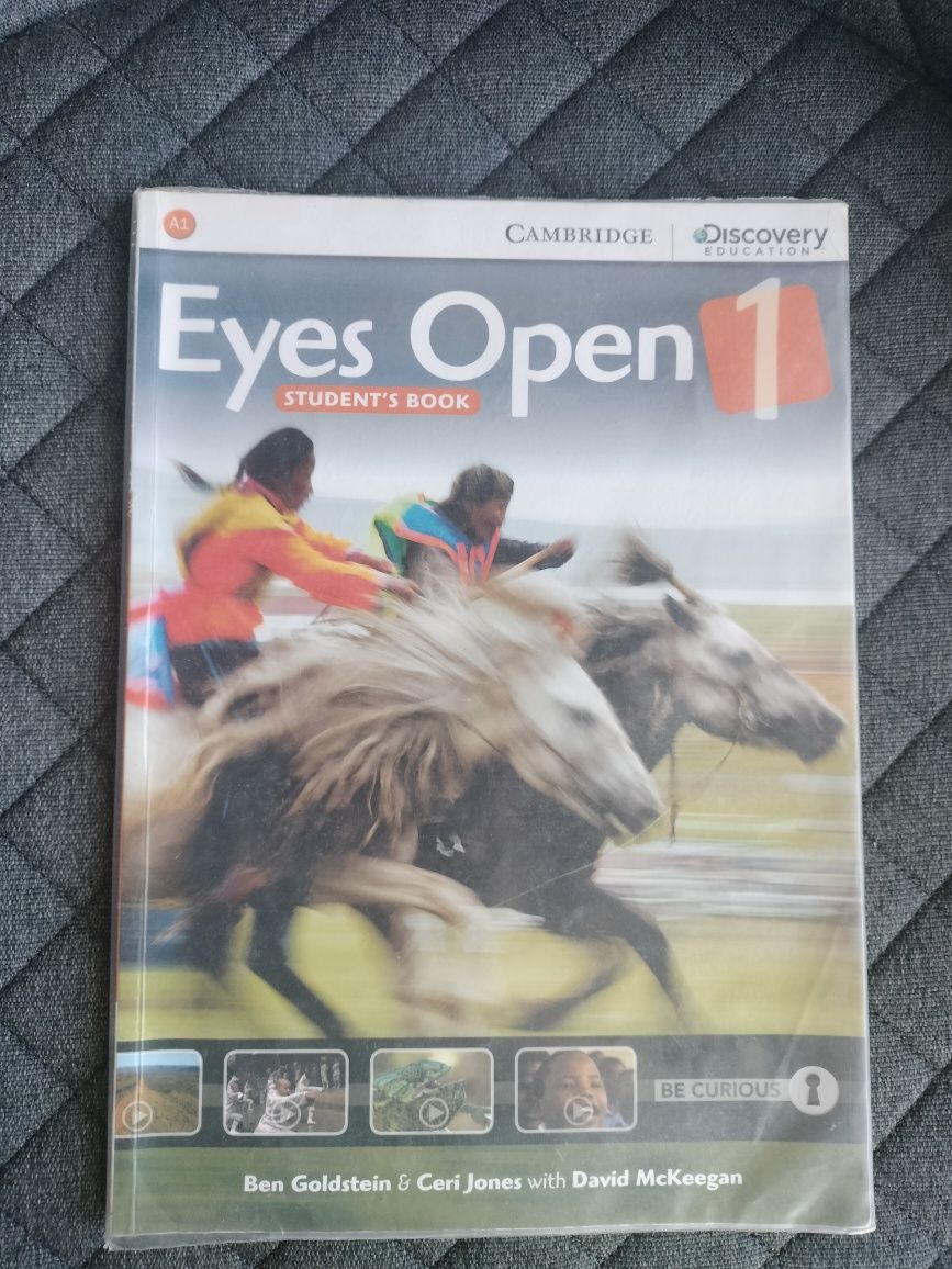 Vendo manuais "Eyes Open 1", (student's book & work Book)