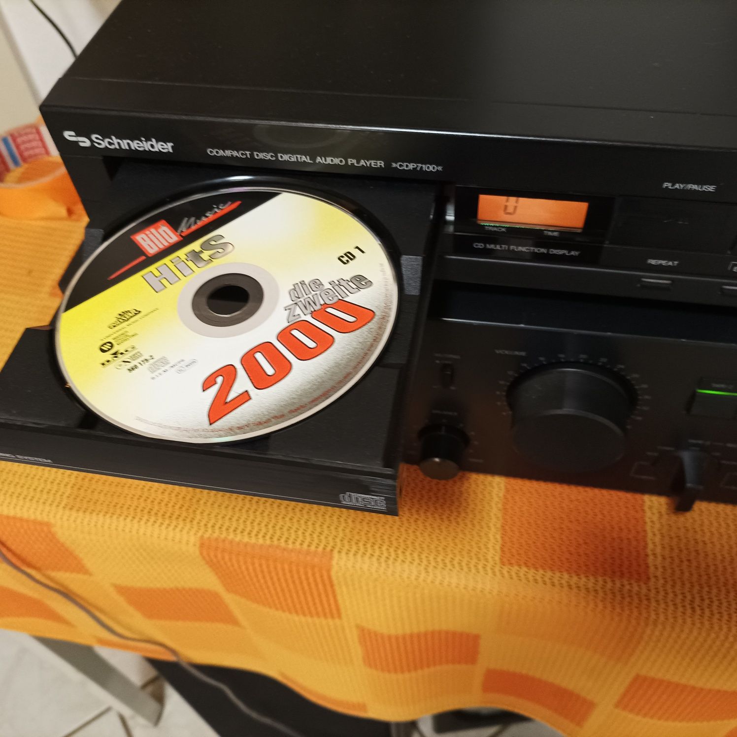 CD   Schneider CDP-7100