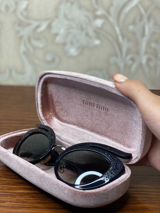 Окуляри Miu miu від Анни Трінчер