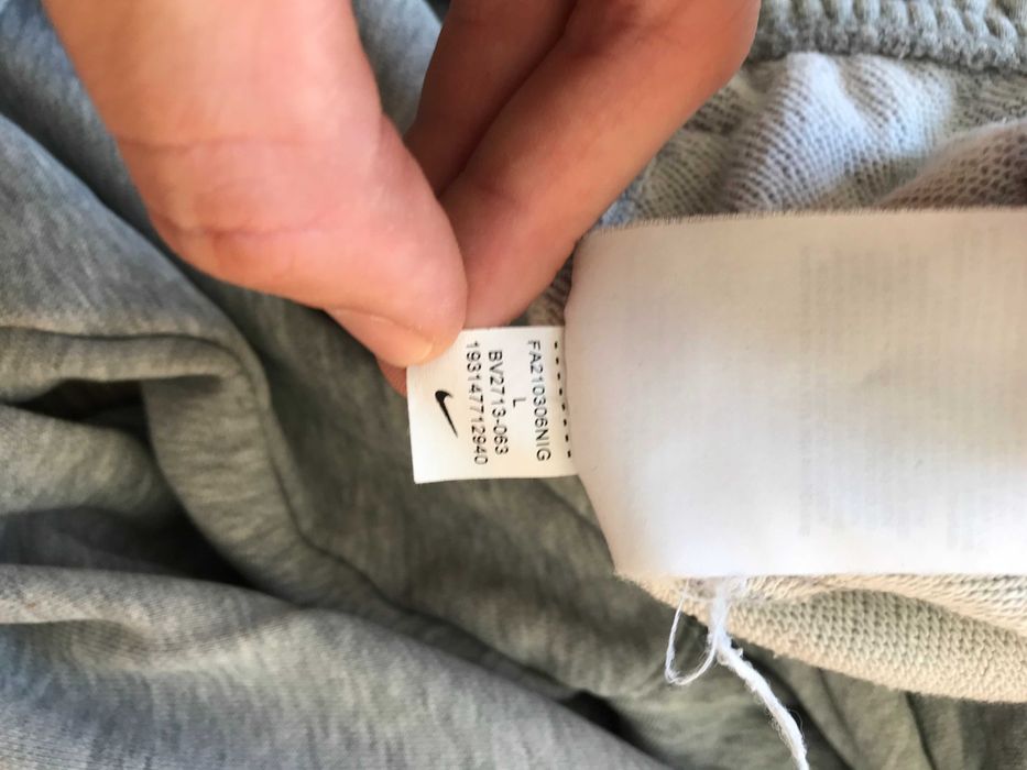 Spodnie dresowe Nike z szerokimi nogawkami rozm.  L ( nowa kolekcja)