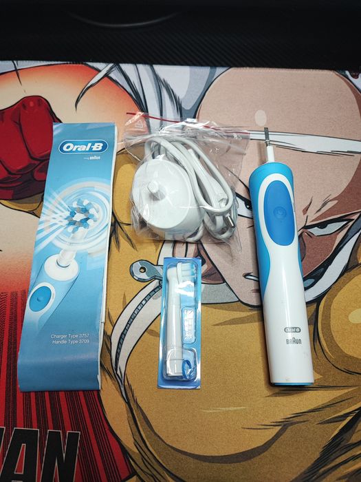 Szczoteczka elektryczna Oral-B Starter Pack Braun
