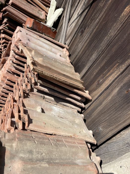 Продам черепицю венгерську стан ідел (треба помити ), є багато