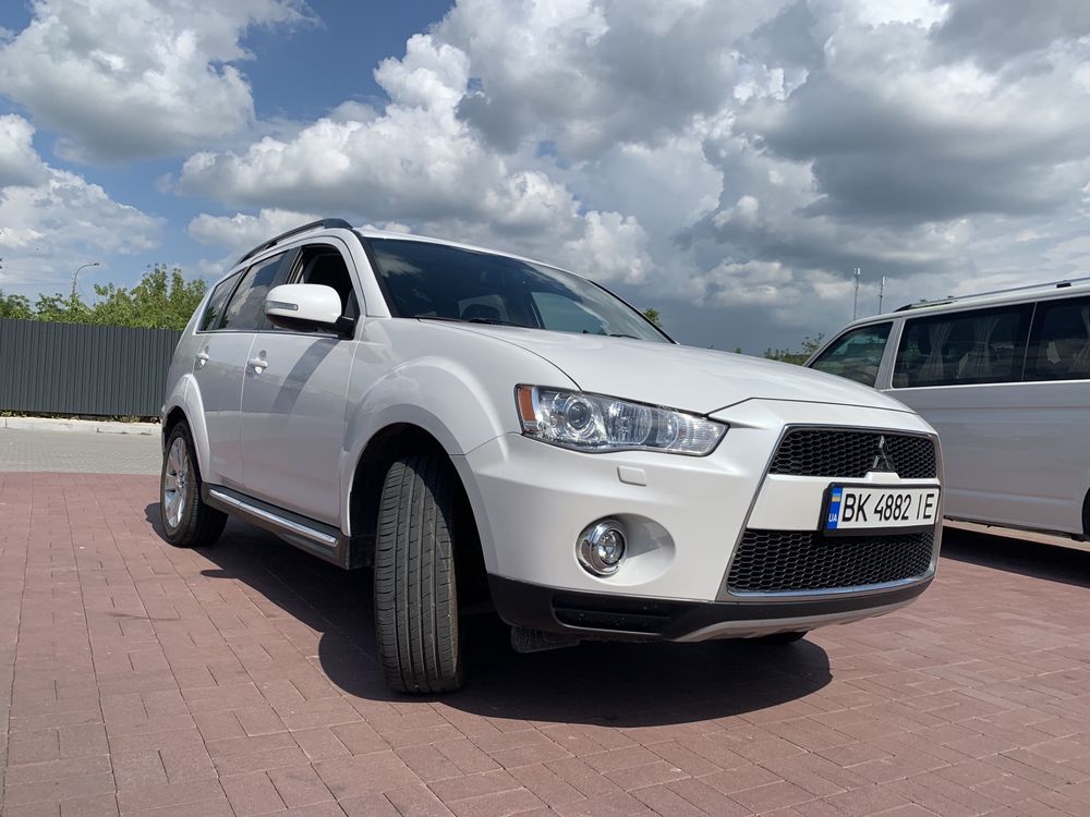 Mitsubishi outlander 2011р.