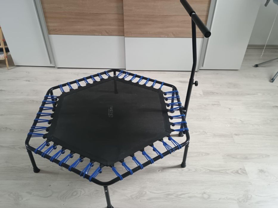 Trampolina fitness z uchwytem