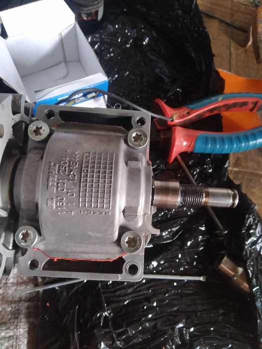 двигун бензопили STIHL штиль 230 250 двигатель карбюратор запчастини