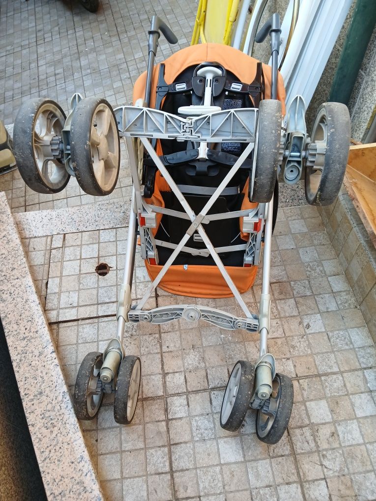 Carrinho de bebé