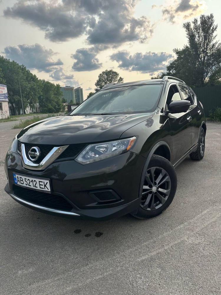 Nissan Rogue 2,5 SV комплектації