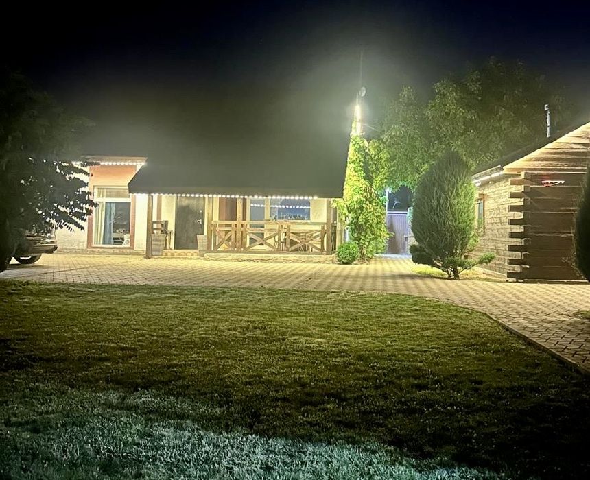 Здається будинок лівий берег , Дніпро