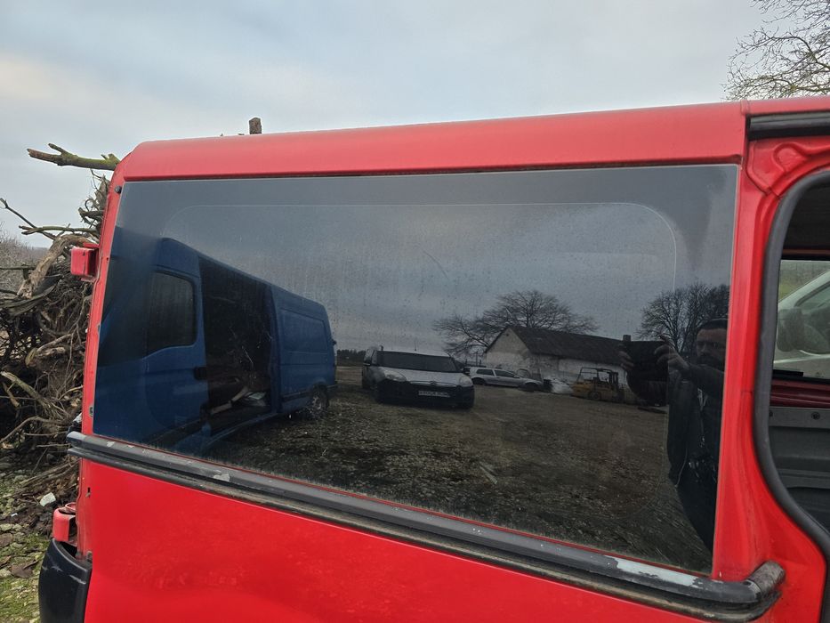 Renault trafic vivaro szyba boczna prawa tył long wersja 01-14 rok
