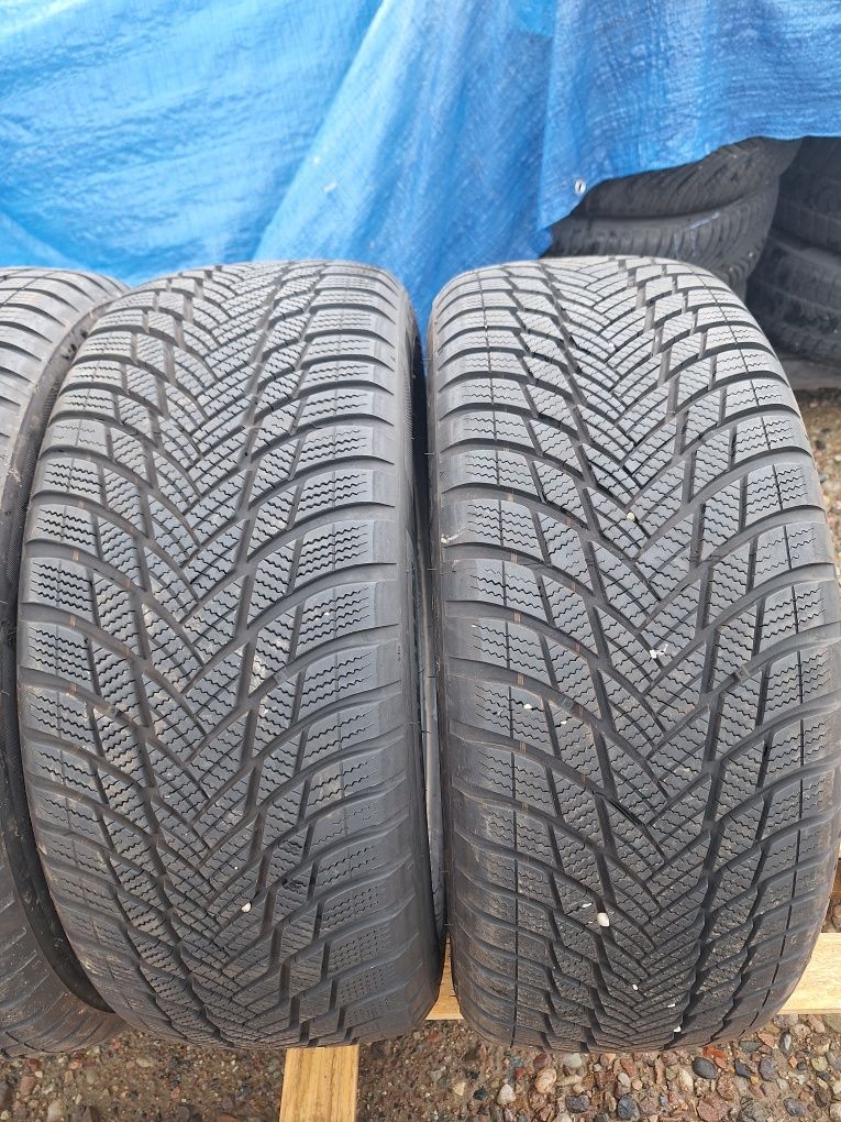 Opony zimowe Bridgestone Blizzak LM 001  235 55 r18