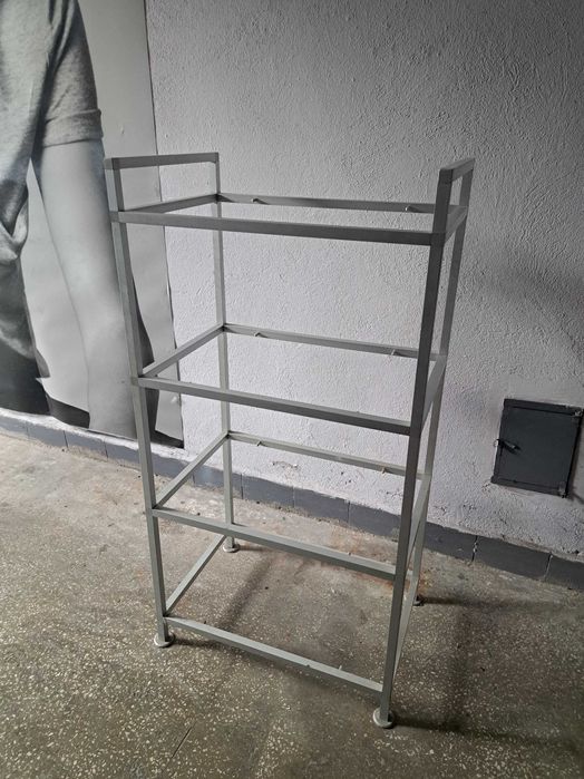 Sprzedam stojak aluminiowy z pólkami