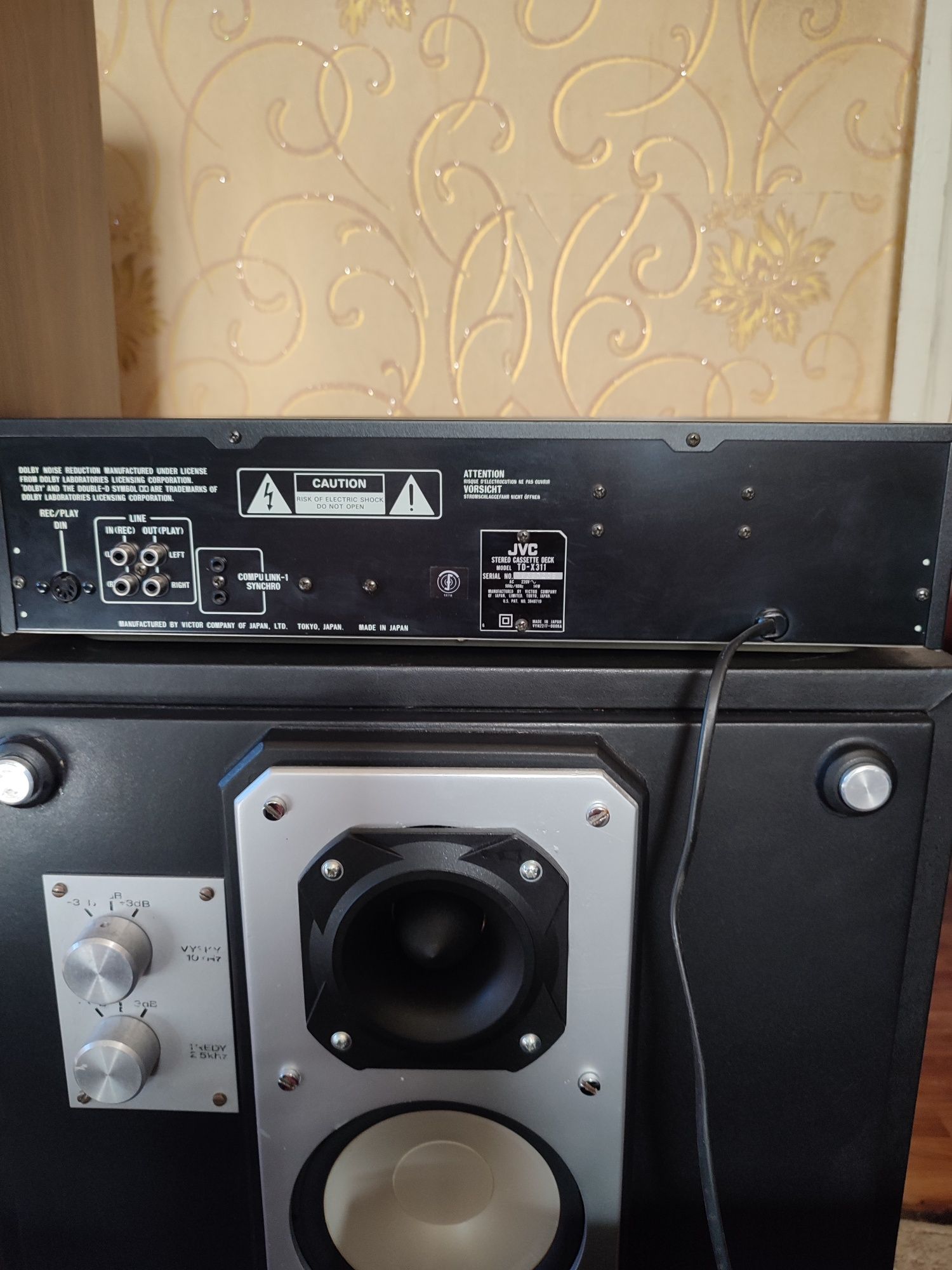 Кассетная дека JVC TD-X311.