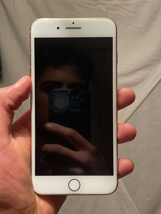 Айфон 8 плюс на 256 гб   86 %АКБ меняный но оригинальный