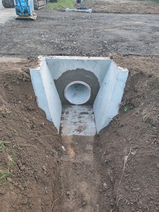 Zakończenie, ścianka, murek oporowy mostka, wjazdu