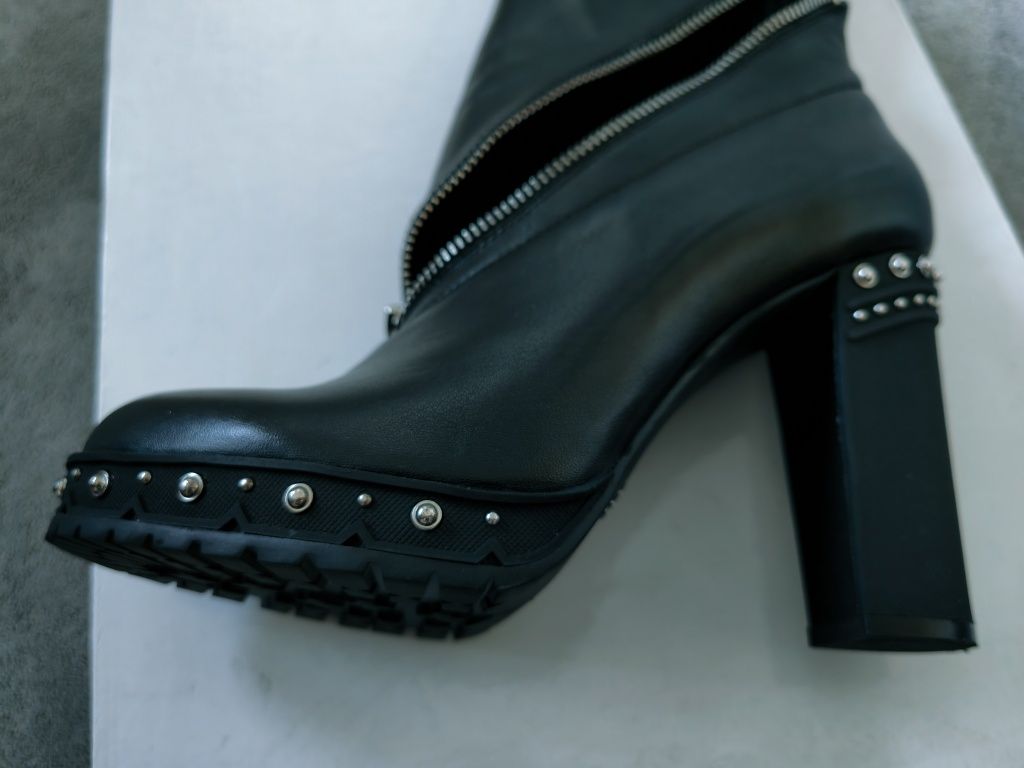 Buty botki czarne skórzane róż.38 Scaviola