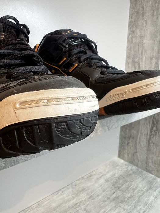 Кросівки ASICS Gel-Blade 3 – чорні з жовтими акцентам