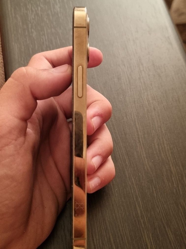 iPhone 12 Pro  в продажі