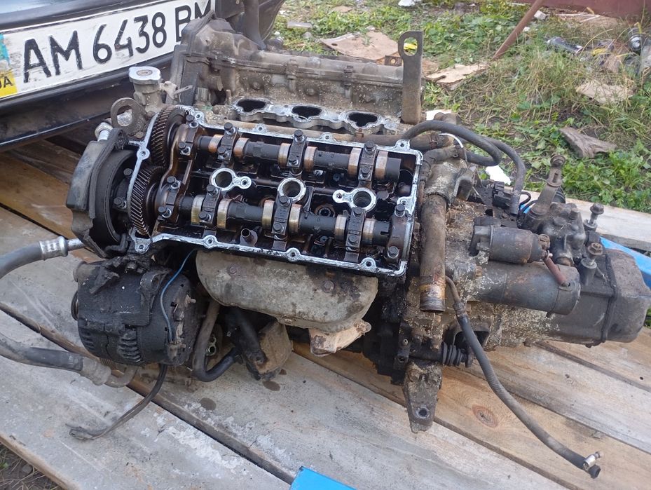 Xedos 9 2.5 kl по запчастинах