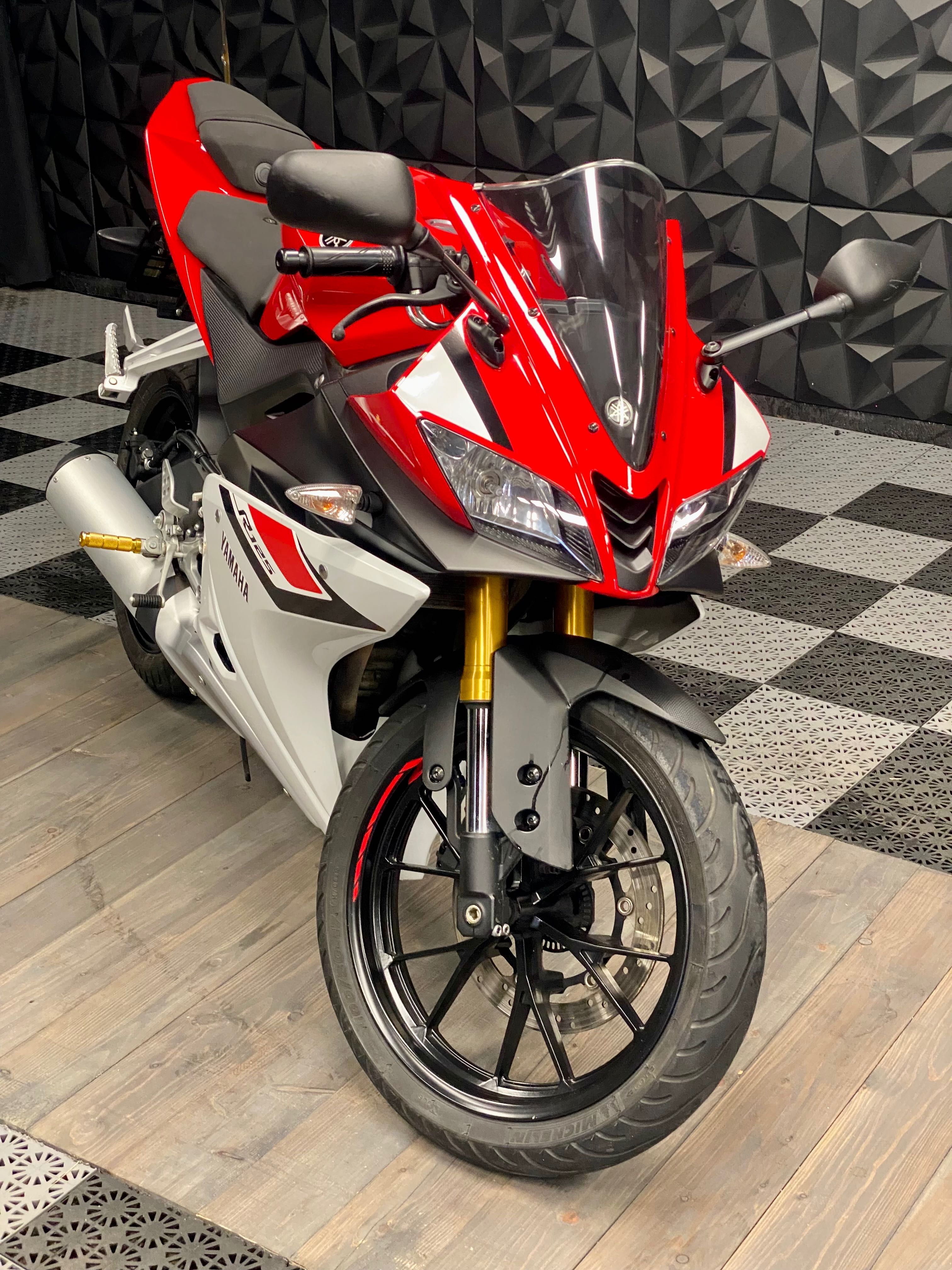 Yamaha YZF r125 rok 2016