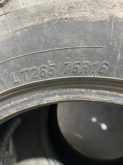 Vendo pneus CST Sahara M/T 2