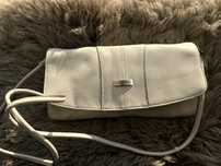 Śmietankowa mała torebka crossbody; kopertówka; puccini; vintage