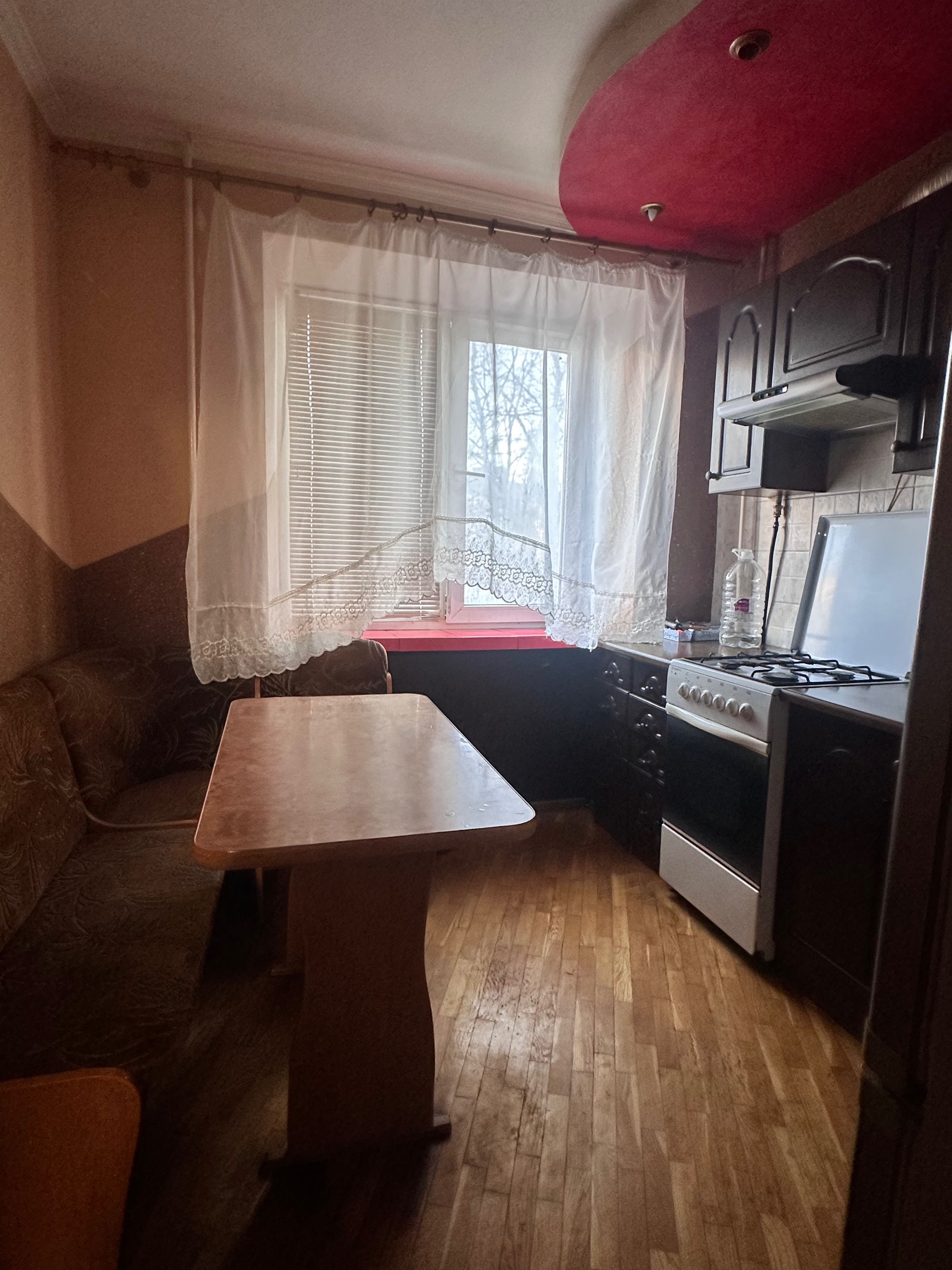 Сдам 1к подобово. 4 спальних місця, південно захід