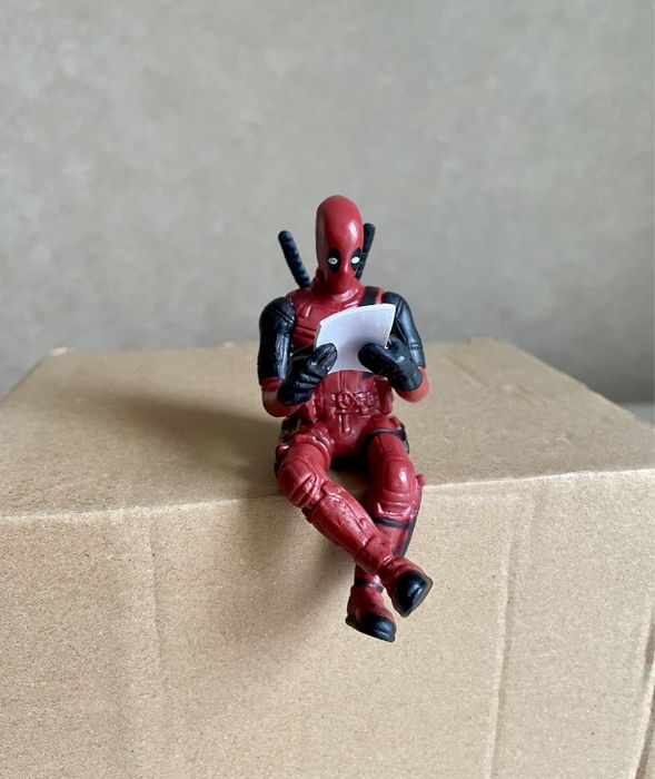 Фігурка іграшка Дедпула 8 см (сидяча поза) на відеокарту