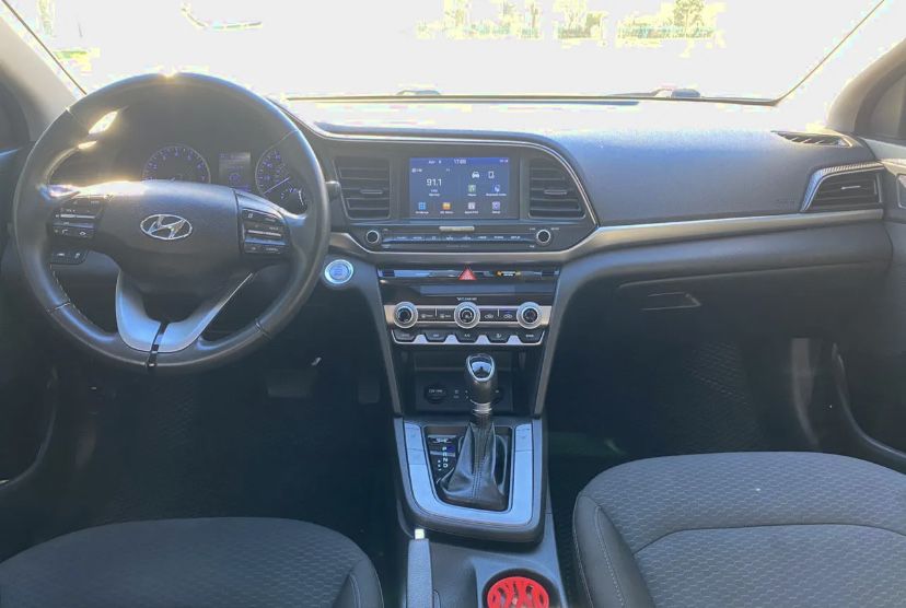 Hyundai Elantra Value Edition 2.0