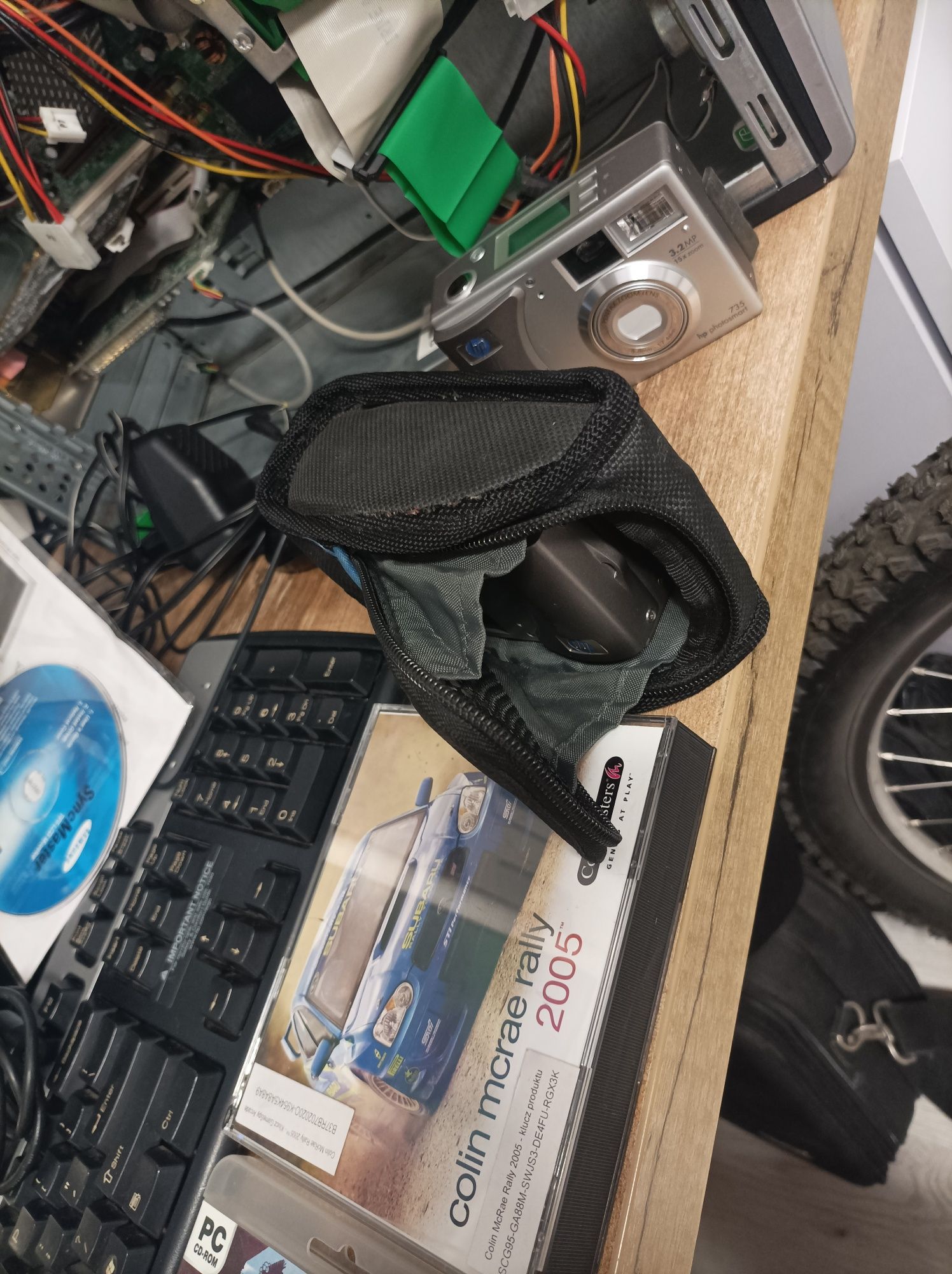 Stary komputer PC HP wraz z akcesoriami, grami itp. Duży zestaw. + PC