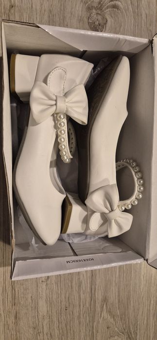Buty białe komunijne z perełkami rozmiar 38