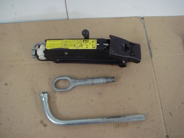 Kit Macaco + Chave Rodas Audi A3 Sportback (8Pa)