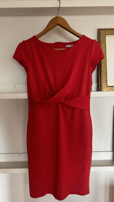 Elegancka czerwona sukienka M 38