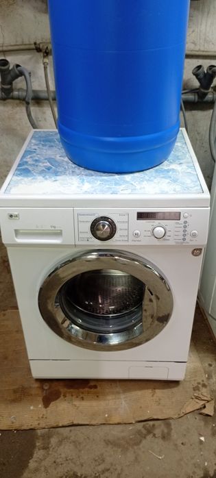 Пралка з баком для води