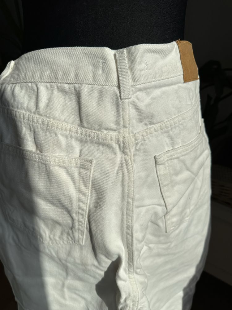 Białe spodnie jeansowe pull & bear 42 xl bawełna dżinsy