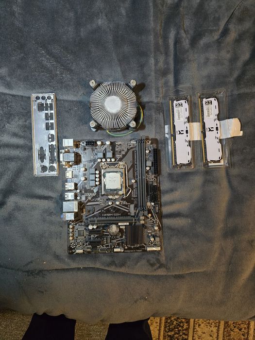 Płyta główna h410m s2h v2 + procesor i3 10100f + ddr4 3000mhz