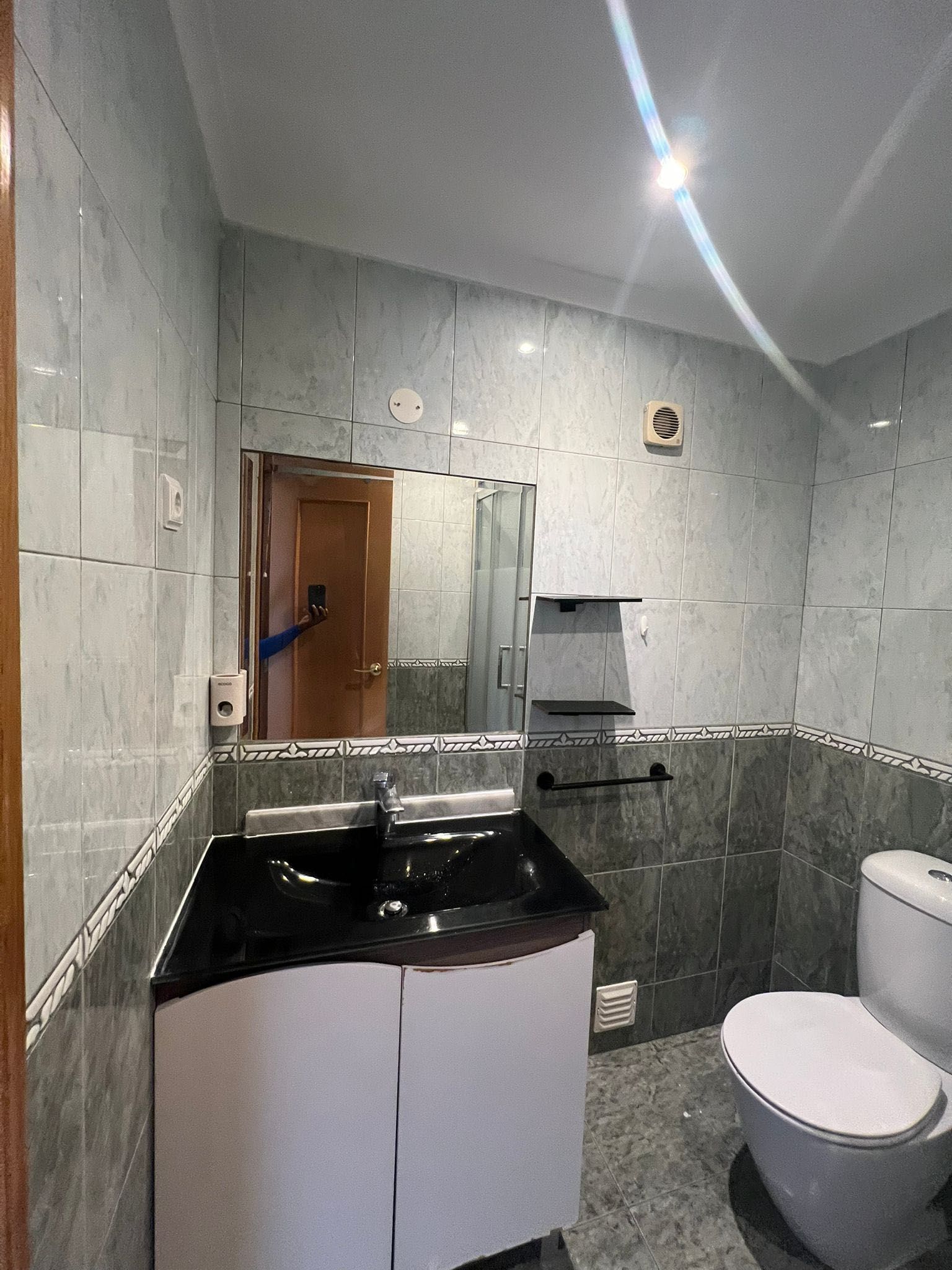 Anúncio 1 – Quarto Suite com WC Privativo (Fidalguinhos – Barreiro